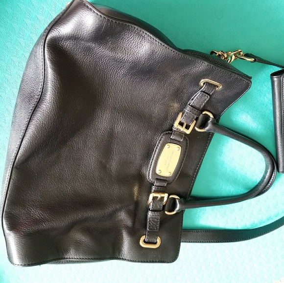 Michael Kors Handbags - MK Hamilton handbag & wallet set